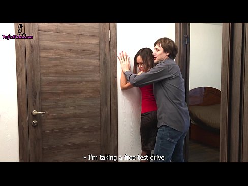 ❤️ سیکسی ریالټر د خپل اپارتمان د پلورلو په وخت کې د هغې بلی په احساساتي ډول ټکان کوي ​​او ټوکې کوي - کریمپای ❤️  کیفیت لرونکي جنس په ps.porn-mz.ru