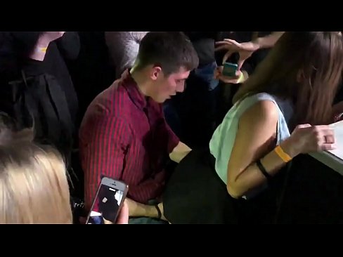 ❤️ په روسیه کې د شپې په کلب کې اصلي جنسیت. 18 کلنه روسی نجلۍ د مقعد او اندام په برخه کې په یوه نایټ کلب کې وهل ❤️  کیفیت لرونکي جنس په ps.porn-mz.ru